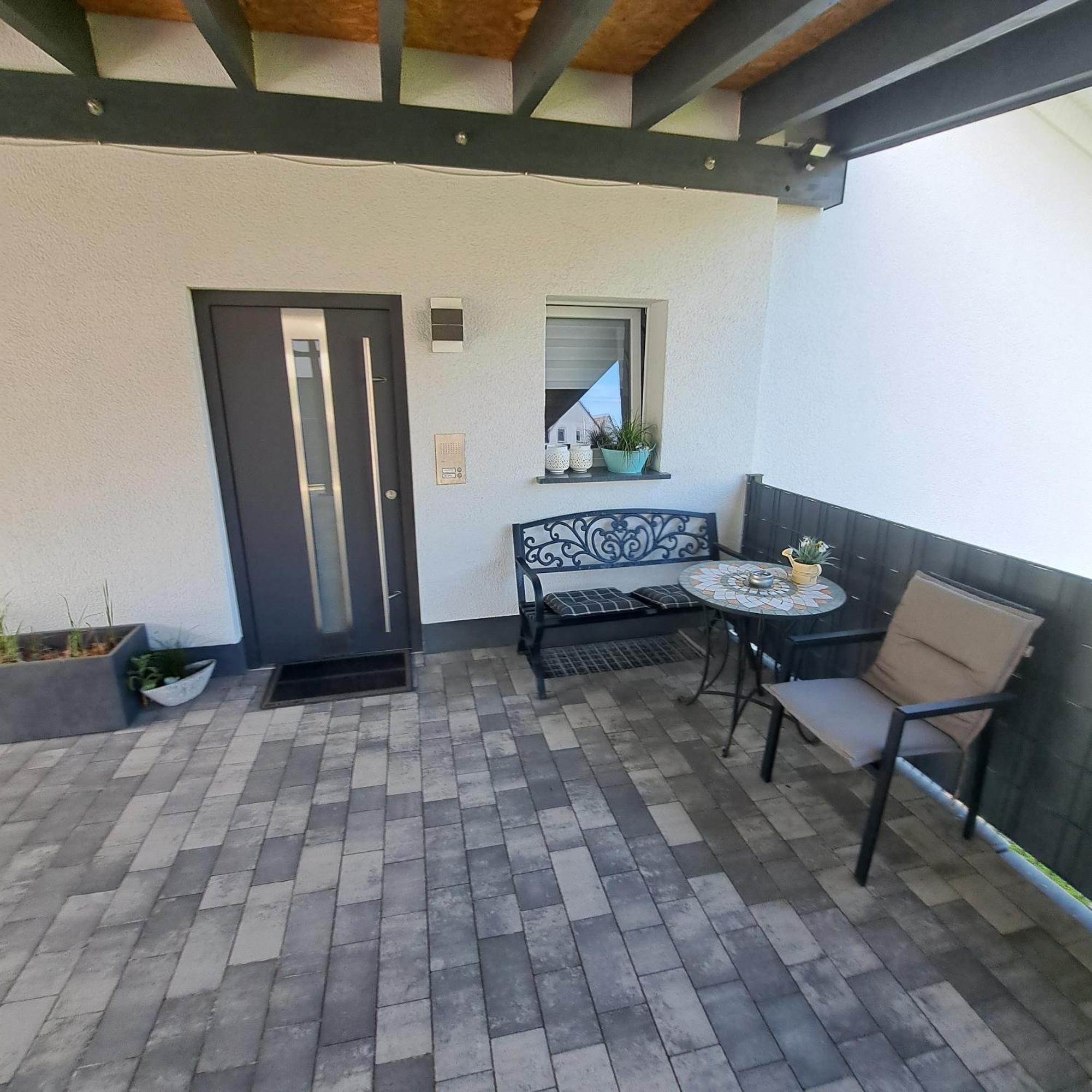 Wunderschoenes 2 Zimmer Apartment Inkl. Parkplatz Asbach  Exteriör bild