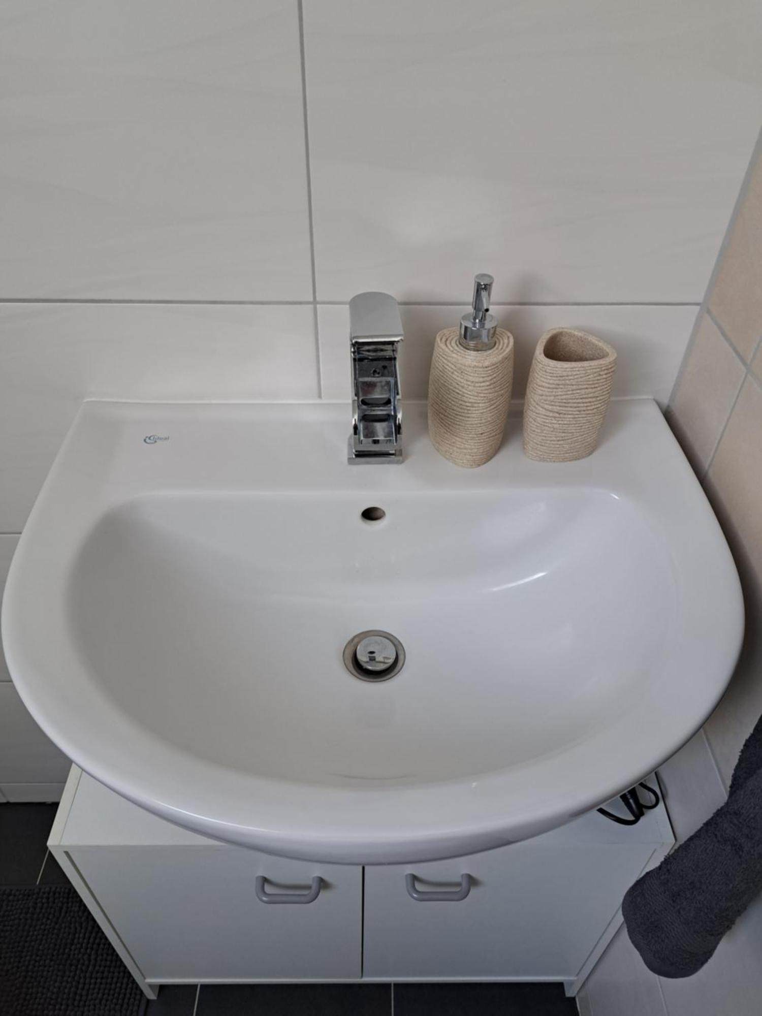 Wunderschoenes 2 Zimmer Apartment Inkl. Parkplatz Asbach  Exteriör bild