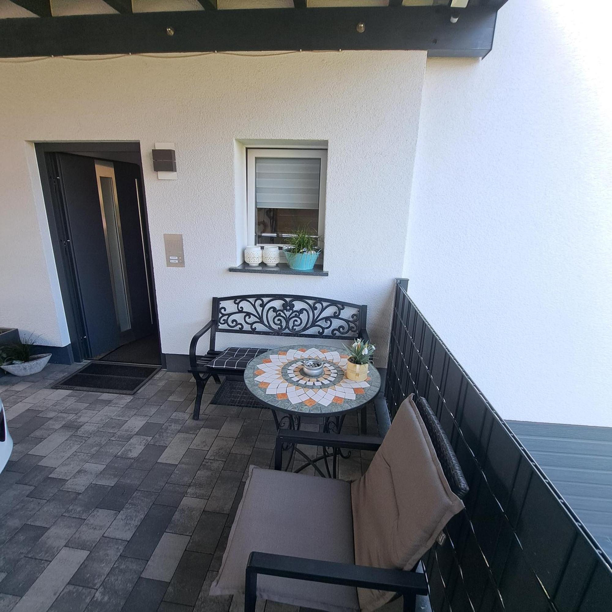 Wunderschoenes 2 Zimmer Apartment Inkl. Parkplatz Asbach  Exteriör bild